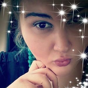 Meet your Posher, Michaela